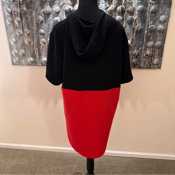 ⭐️ Rocawear Med Black and Red Hoodie - Picture 4 of 6